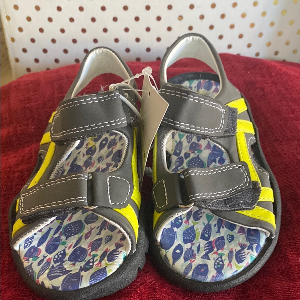 Cat & Jack Gray and Yellow Sporty Sandals with Adjustable Straps